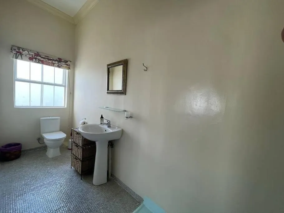 Private Park Island Room With Own Bathroom At Lake Cape Town